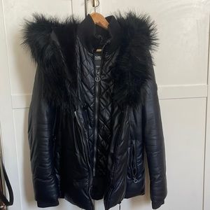 Vegan coat in Black This puffer will shield you from conditions up to -30°C